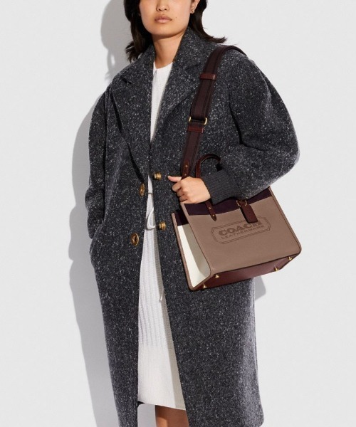 コーチ　フィールド　トート　カラーブロック 2way エンボスロゴ　レザー COACH（コーチ）の「【日本限定】フィールド トート 30 カラーブロック