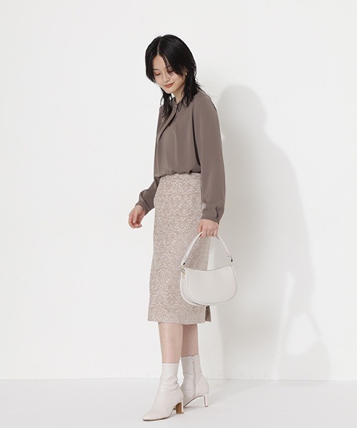 NATURAL BEAUTY BASIC（ナチュラルビューティーベーシック）の「ゴールドボタンブラウス（シャツ/ブラウス・レディース・オフホワイト/ダークブラウン/カーキ・SMALL/MEDIUM）」の10枚目の写真