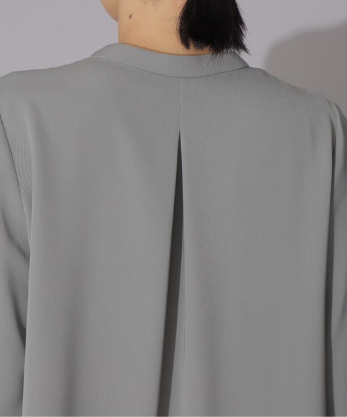 NATURAL BEAUTY BASIC（ナチュラルビューティーベーシック）の「ゴールドボタンブラウス（シャツ/ブラウス・レディース・オフホワイト/ダークブラウン/カーキ・SMALL/MEDIUM）」の22枚目の写真
