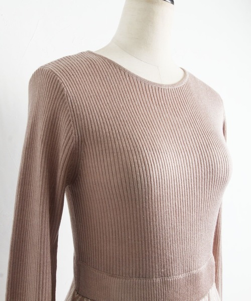 tocco closet(トッコ クローゼット)の「前後2WAYヘリンボーン切り替えリブニットワンピース(ワンピース・レディース・ブラック/ピンクベージュ・M)」の12枚目の写真