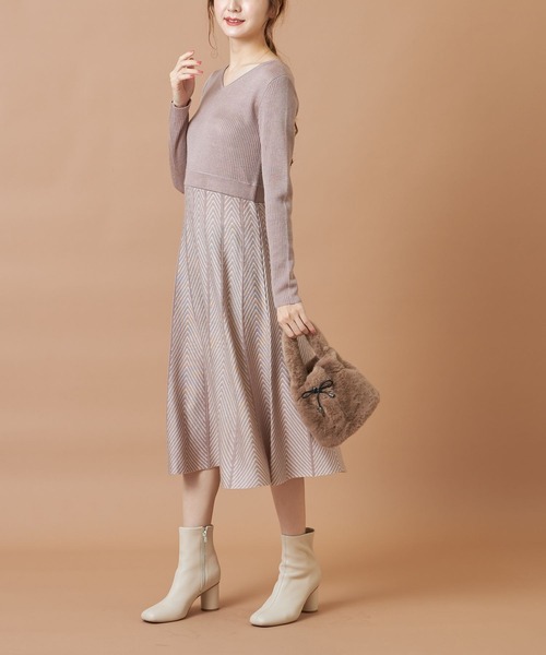 tocco closet(トッコ クローゼット)の「前後2WAYヘリンボーン切り替えリブニットワンピース(ワンピース・レディース・ブラック/ピンクベージュ・M)」の13枚目の写真