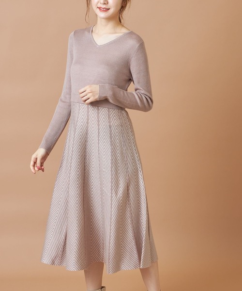 tocco closet(トッコ クローゼット)の「前後2WAYヘリンボーン切り替えリブニットワンピース(ワンピース・レディース・ブラック/ピンクベージュ・M)」の19枚目の写真