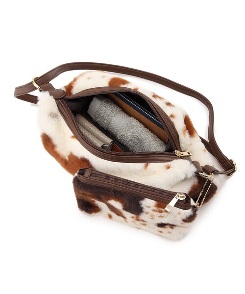 SHOO・LA・RUE(シューラルー)の「◆ポーチ付アニマルエコファーショルダー(ショルダーバッグ・レディース・ベージュ系その他3/ベージュ系その他7/ダークブラウン系1/ブラウン系1・00)」の9枚目の写真