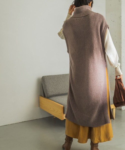 URBAN RESEARCH（アーバンリサーチ）の「タートルネックロングニットベスト（ワンピース・レディース・ネイビー/グレー系その他・FREE）」の9枚目の写真