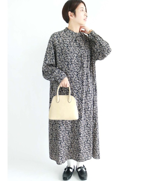 Lugnoncure（ルノンキュール）の「枝葉柄前開きワンピース（ワンピース・レディース・ブラック/イエロー/ブルー・ﾌﾘ-）」の2枚目の写真