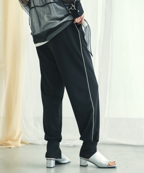 VACANCY（ヴァカンシー）の「パイピングジョガーパンツ（その他パンツ・レディース・ブラック/グリーン・FREE）」の2枚目の写真