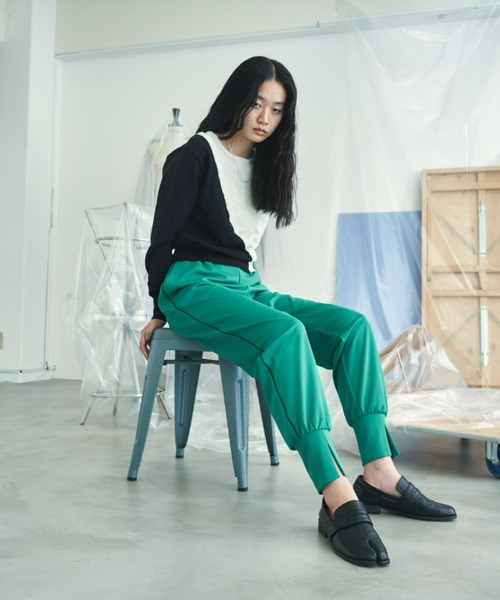 VACANCY（ヴァカンシー）の「パイピングジョガーパンツ（その他パンツ・レディース・ブラック/グリーン・FREE）」の4枚目の写真