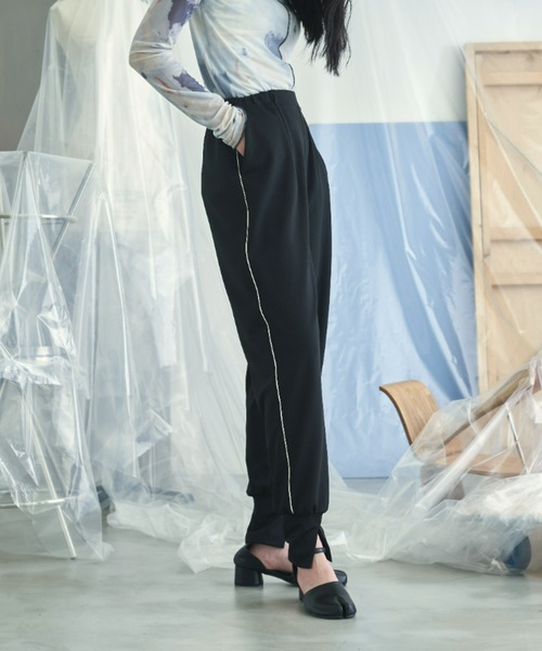 VACANCY（ヴァカンシー）の「パイピングジョガーパンツ（その他パンツ・レディース・ブラック/グリーン・FREE）」の7枚目の写真