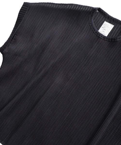 SHAREEF（シャリーフ）の「PLEATS DOLMAN S/S T（Tシャツ/カットソー・メンズ・ブラック/グリーン/ストライプ・1/2/3）」の4枚目の写真