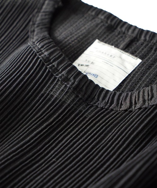 SHAREEF（シャリーフ）の「PLEATS DOLMAN S/S T（Tシャツ/カットソー・メンズ・ブラック/グリーン/ストライプ・1/2/3）」の7枚目の写真