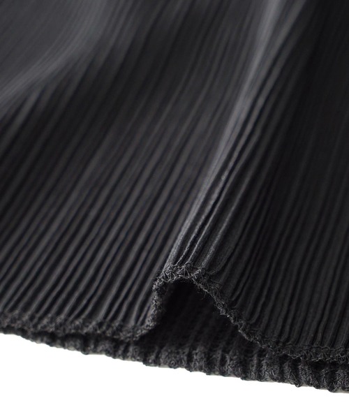 SHAREEF（シャリーフ）の「PLEATS DOLMAN S/S T（Tシャツ/カットソー・メンズ・ブラック/グリーン/ストライプ・1/2/3）」の8枚目の写真