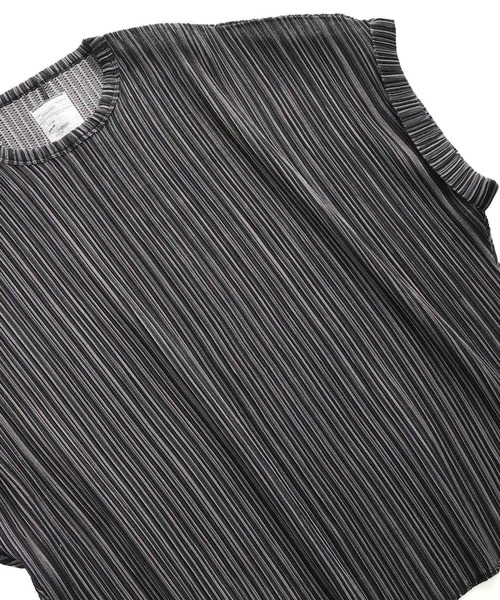 SHAREEF（シャリーフ）の「PLEATS DOLMAN S/S T（Tシャツ/カットソー・メンズ・ブラック/グリーン/ストライプ・1/2/3）」の13枚目の写真