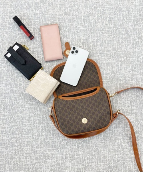 PairPair（ペアペア）の「モノグラムショルダーバッグ（ショルダーバッグ・レディース・ダークブラウン・FREE）」の7枚目の写真