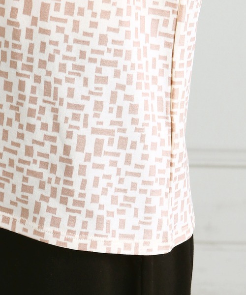 A/C DESIGN BY ALPHA CUBIC(エーシーデザインバイアルファキュービック)の「裏起毛幾何プリントハイネックプルオーバー(Tシャツ/カットソー・レディース・ネイビー/ライトグレー/ピンク・LL/L/M)」の9枚目の写真