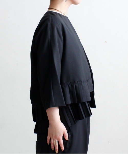 Ebonyivory（エボニーアイボリー）の「▲T/Wハイツイストストレッチプリーツコラージュジャケット（ノーカラージャケット・レディース・ブラック・FREE）」の12枚目の写真