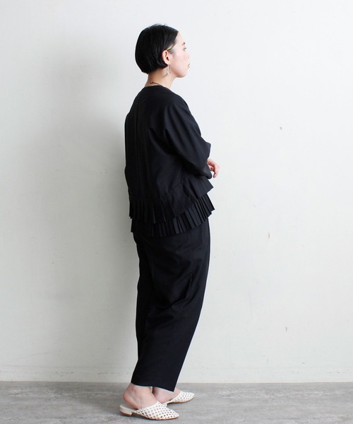 Ebonyivory（エボニーアイボリー）の「▲T/Wハイツイストストレッチプリーツコラージュジャケット（ノーカラージャケット・レディース・ブラック・FREE）」の8枚目の写真