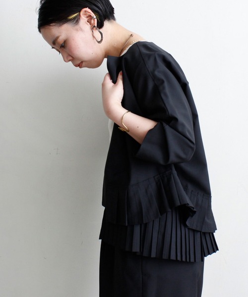 Ebonyivory（エボニーアイボリー）の「▲T/Wハイツイストストレッチプリーツコラージュジャケット（ノーカラージャケット・レディース・ブラック・FREE）」の4枚目の写真