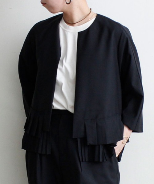 Ebonyivory（エボニーアイボリー）の「▲T/Wハイツイストストレッチプリーツコラージュジャケット（ノーカラージャケット・レディース・ブラック・FREE）」の2枚目の写真