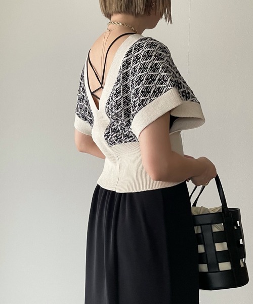 y/m by misato（イムバイミサト）の「ダイヤ柄ジャガードビスチェ（ニット/セーター・レディース・ブラック/ブルー・FREE）」の8枚目の写真