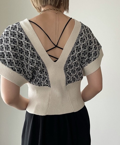 y/m by misato（イムバイミサト）の「ダイヤ柄ジャガードビスチェ（ニット/セーター・レディース・ブラック/ブルー・FREE）」の16枚目の写真