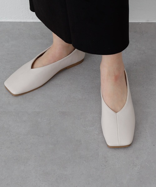 COLONY 2139(コロニートゥーワンスリーナイン)の「【マカロンFoot】ローヒールスクエアパンプス(パンプス・レディース・ブラック/アイボリー・22.5cm/23.5cm/24.5cm)」の10枚目の写真