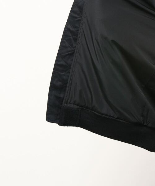 ADAM ET ROPE'（アダムエロペ）の「【アウトレット店舗・WEB限定】ボアMA1ブルゾン（ブルゾン・メンズ・ブラック/ダークブラウン・LL/M/L）」の4枚目の写真