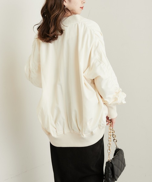 Chico(チコ)の「ルーズMA-1ジャケット(MA-1・レディース・ベージュ/ネイビー/アイボリー・FREE)」の22枚目の写真