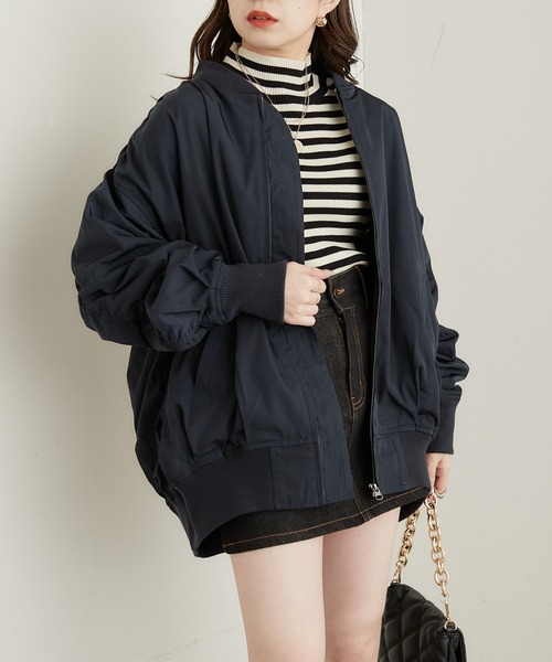 Chico(チコ)の「ルーズMA-1ジャケット(MA-1・レディース・ベージュ/ネイビー/アイボリー・FREE)」の8枚目の写真