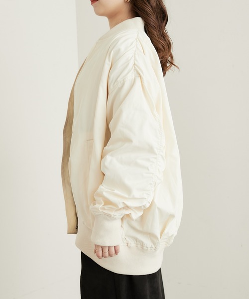 Chico(チコ)の「ルーズMA-1ジャケット(MA-1・レディース・ベージュ/ネイビー/アイボリー・FREE)」の18枚目の写真