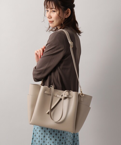 SOUP(スープ)の「◆ベルテッドA4トートバッグ(トートバッグ・レディース・ブラック/サンドベージュ・00)」の11枚目の写真