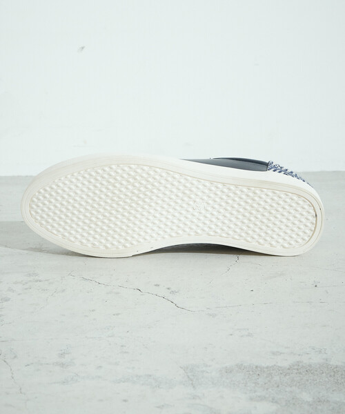 ONIGIRI（オニギリ）の「【一部店舗限定】スリッポンスニーカー（スニーカー・レディース・ネイビー/ホワイト・24.5cm/23.5cm）」の17枚目の写真