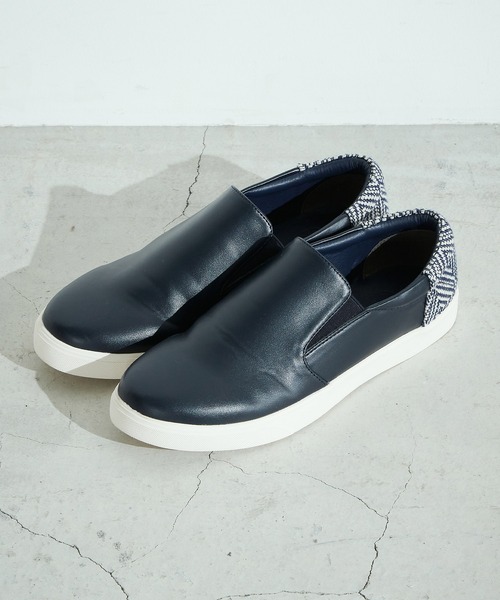 ONIGIRI（オニギリ）の「【一部店舗限定】スリッポンスニーカー（スニーカー・レディース・ネイビー/ホワイト・24.5cm/23.5cm）」の7枚目の写真