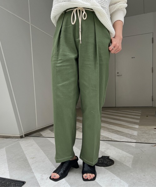 Chez toi（シェトワ）の「ロープベルト付配色ステッチタックパンツ（その他パンツ・レディース・オフホワイト/カーキ/ブルー/インディゴブルー・FREE）」の3枚目の写真