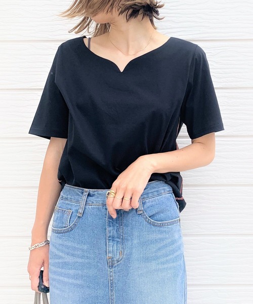 Q(キュー)の「ハートネック天竺5分袖T(Tシャツ/カットソー・レディース・ホワイト/ブラック/ブルー系その他・MEDIUM)」の3枚目の写真