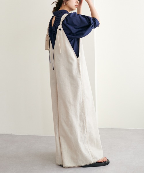 natural couture（ナチュラルクチュール）の「【WEB限定サイズあり】【大人ナチュ】麻混変わりストラップ大人サロッペット（サロペット/オーバーオール・レディース・ブラック/ベージュ・MEDIUM/LARGE）」の5枚目の写真