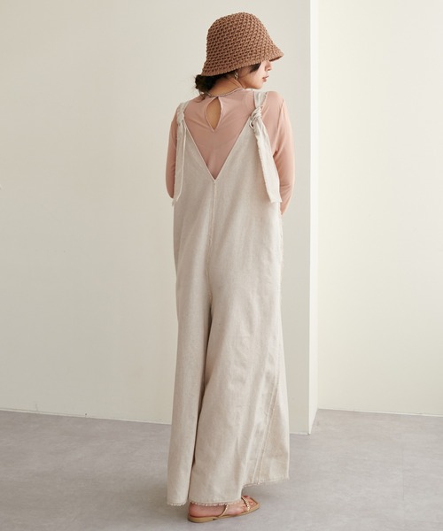 natural couture（ナチュラルクチュール）の「【WEB限定サイズあり】【大人ナチュ】麻混変わりストラップ大人サロッペット（サロペット/オーバーオール・レディース・ブラック/ベージュ・MEDIUM/LARGE）」の16枚目の写真