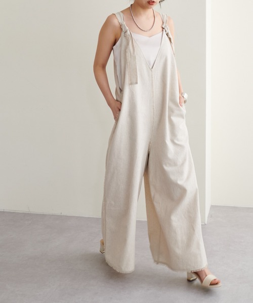 natural couture（ナチュラルクチュール）の「【WEB限定サイズあり】【大人ナチュ】麻混変わりストラップ大人サロッペット（サロペット/オーバーオール・レディース・ブラック/ベージュ・MEDIUM/LARGE）」の14枚目の写真