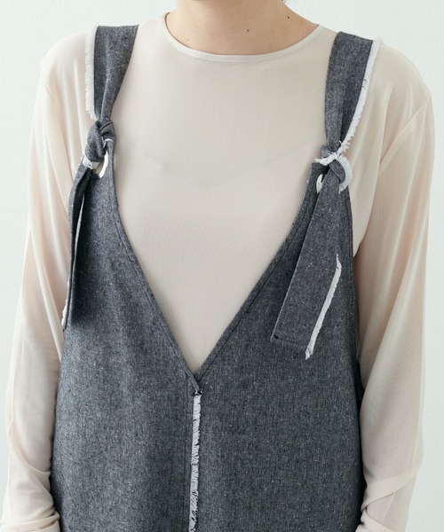 natural couture（ナチュラルクチュール）の「【WEB限定サイズあり】【大人ナチュ】麻混変わりストラップ大人サロッペット（サロペット/オーバーオール・レディース・ブラック/ベージュ・MEDIUM/LARGE）」の3枚目の写真