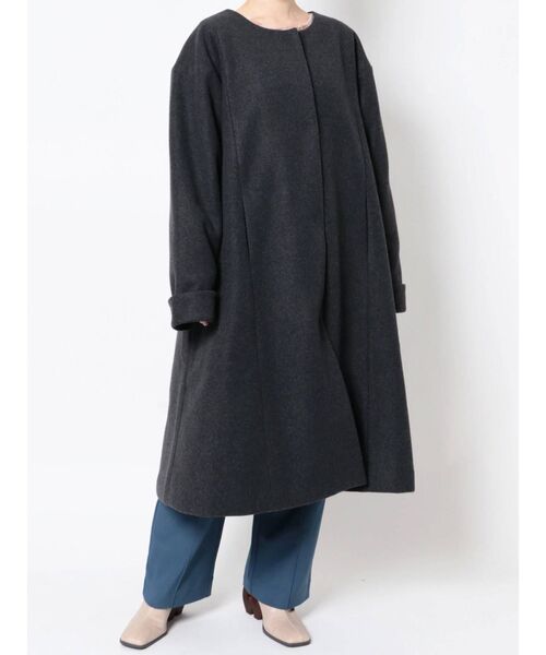 merry jenny（メリージェニー）の「ordinaryサーキュラーカラーコート（ノーカラーコート・レディース・チャコールグレー/イエロー/グリーン・FREE）」の2枚目の写真