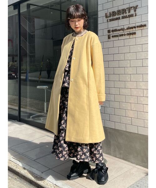 merry jenny（メリージェニー）の「ordinaryサーキュラーカラーコート（ノーカラーコート・レディース・チャコールグレー/イエロー/グリーン・FREE）」の4枚目の写真