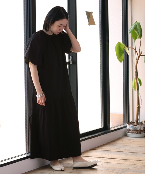 cepo(セポ)の「バルーンスリーブティアードワンピース(ワンピース・レディース・ブラック/ベージュ・M)」の11枚目の写真