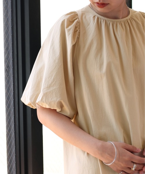 cepo(セポ)の「バルーンスリーブティアードワンピース(ワンピース・レディース・ブラック/ベージュ・M)」の6枚目の写真