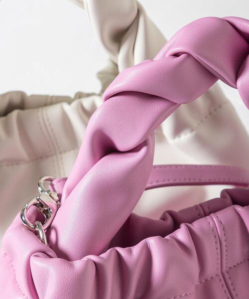 BEAUTY&YOUTH UNITED ARROWS(ビューティーアンドユースユナイテッドアローズ)の「ソフトツイストハンドル ショルダーバッグ -2WAY-(ショルダーバッグ・レディース・オフホワイト/ピンク・FREE)」の4枚目の写真