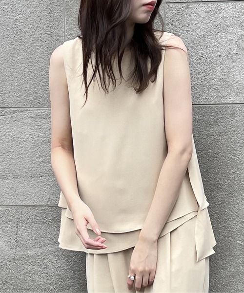 one way(ワンウェイ)の「レイヤードノースリチュニック(シャツ/ブラウス・レディース・ライトブルー/ブラック/ベージュ・FREE)」の4枚目の写真