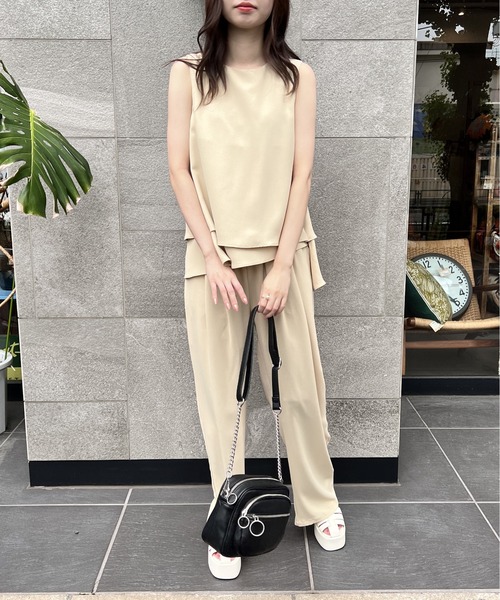 one way(ワンウェイ)の「レイヤードノースリチュニック(シャツ/ブラウス・レディース・ライトブルー/ブラック/ベージュ・FREE)」の5枚目の写真