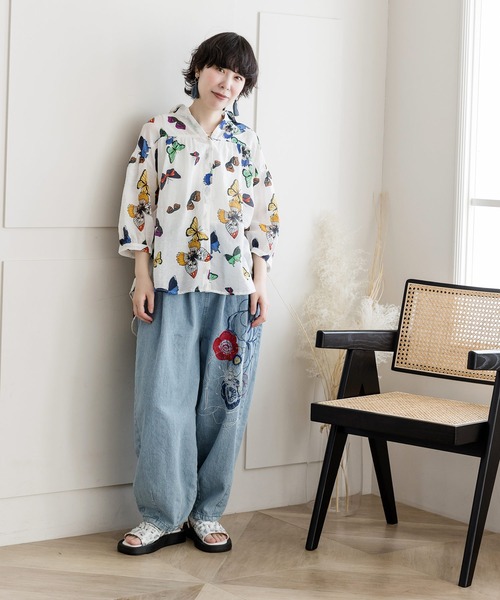 ScoLar スカラー レディース トップス 半袖シャツ 柄シャツ 総柄 スキッパーデザイン ゆったりシルエット 首元すっきり キノコ メルヘン UFO ラビル 152696 ScoLar スカラー レディース トップス 半袖シャツ 柄シャツ 総柄