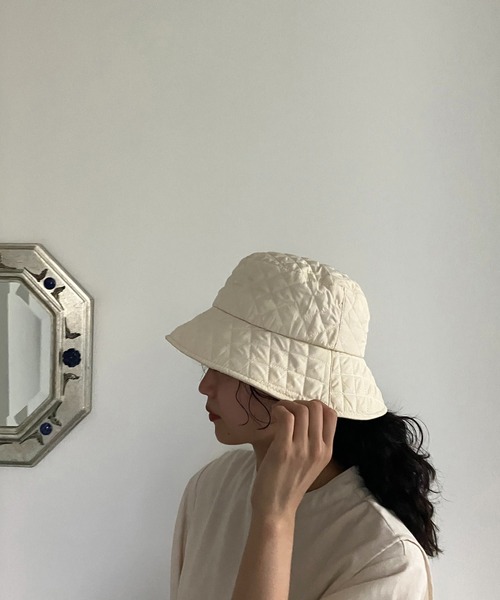 AS KNOW AS plus（アズノゥアズプラス）の「♪キルティング バケットハット（ハット・レディース・ブラック/ベージュ/アイボリー・FREE）」の2枚目の写真
