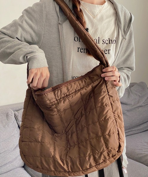 ECLIN（エクラン）の「キルティングスクエアショルダーバッグ（ショルダーバッグ・レディース・ブラック/ベージュ/ブラウン・FREE）」の3枚目の写真