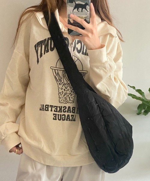 ECLIN（エクラン）の「キルティングスクエアショルダーバッグ（ショルダーバッグ・レディース・ブラック/ベージュ/ブラウン・FREE）」の4枚目の写真