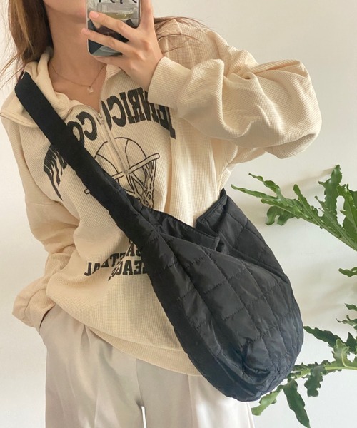 ECLIN（エクラン）の「キルティングスクエアショルダーバッグ（ショルダーバッグ・レディース・ブラック/ベージュ/ブラウン・FREE）」の13枚目の写真